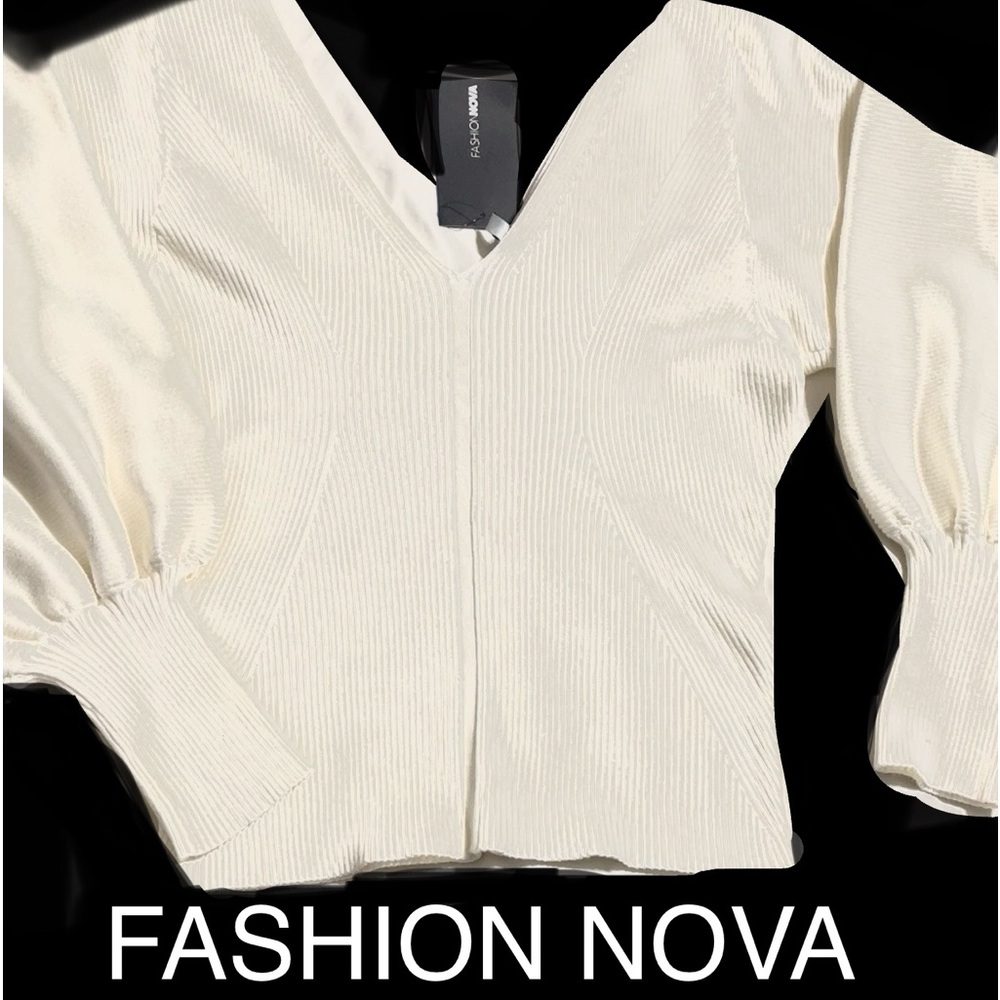 🆕🦋FASHION NOVA DREAM LOVER Deep V-Neck Sweater🦋 - Picture 4 of 14